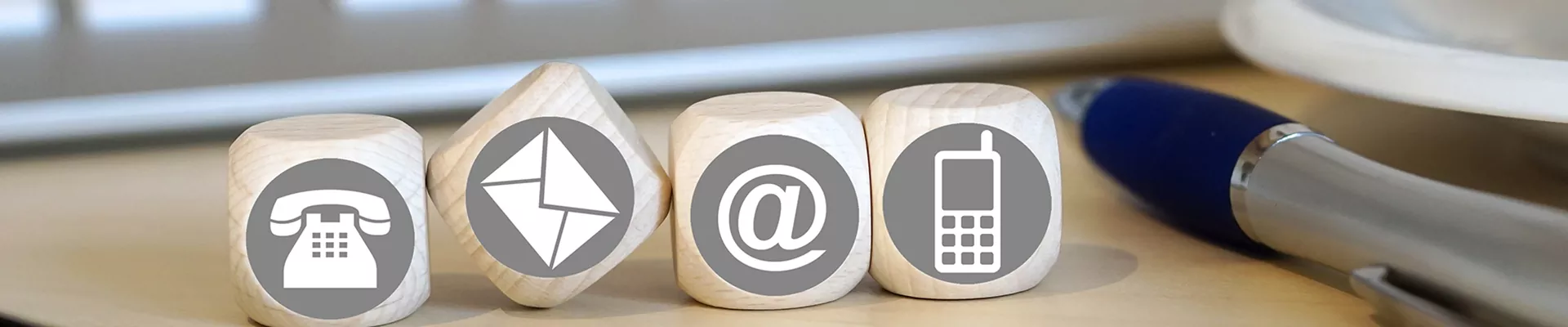 আমাদের সাথে যোগাযোগ করুন